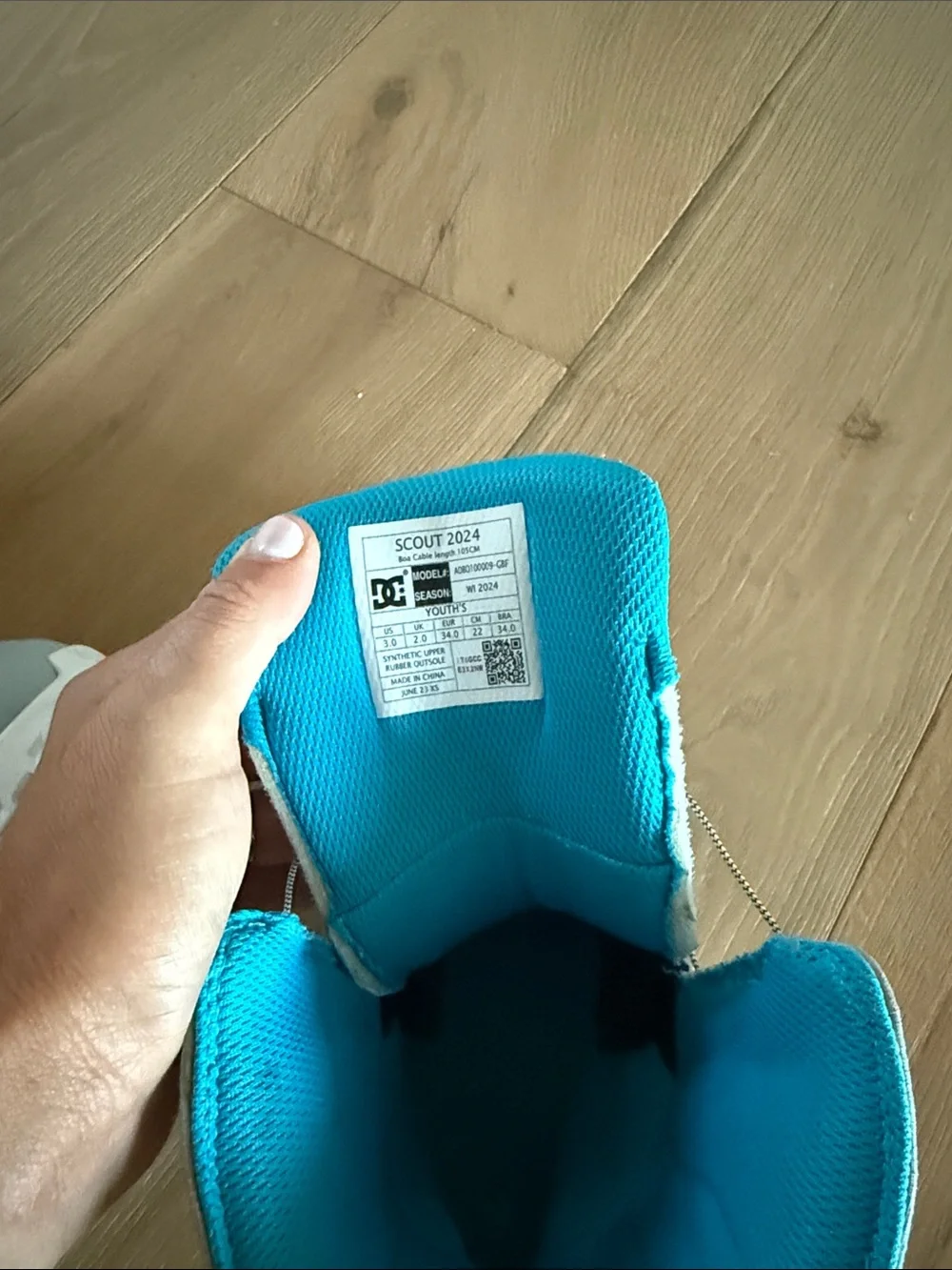 DC Kids Snowboard Boots in Light Gray with Blue Trim